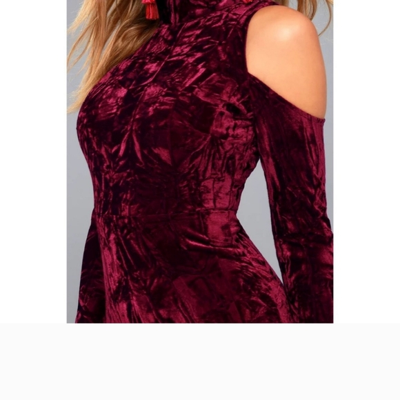 Lulu's Crushed Velvet Cold-Shoulder Bodycon Cocktail Dress Size Small - Picture 3 of 14